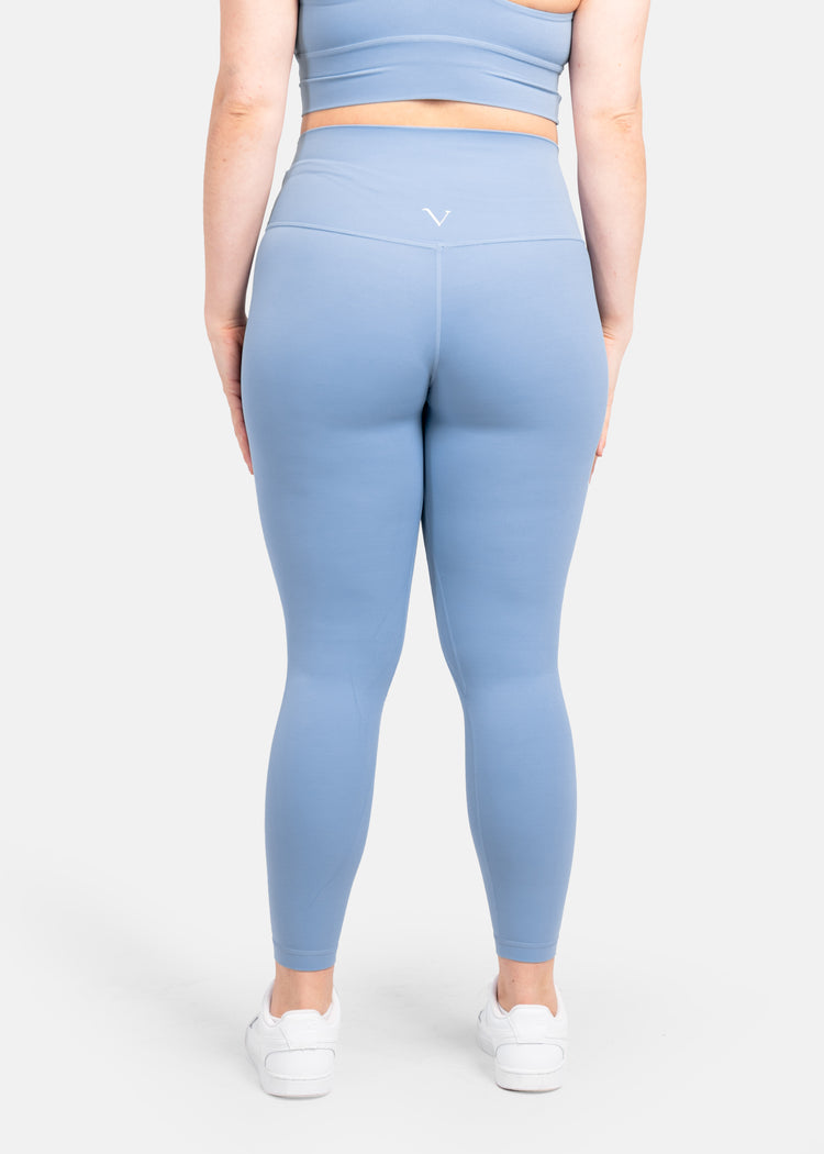 Julia - Size L | Jean Size 10 | 5'9