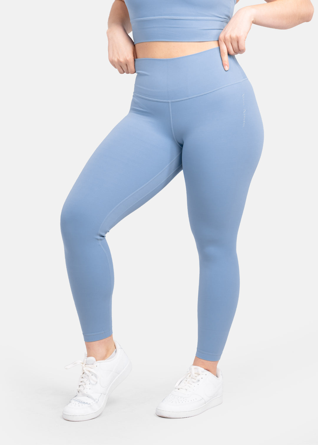 Julia - Size L | Jean Size 10 | 5'9