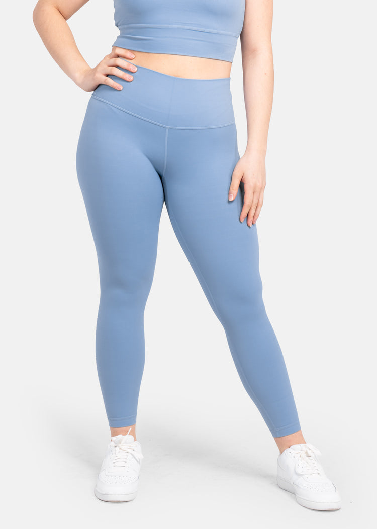 Julia - Size L | Jean Size 10 | 5'9