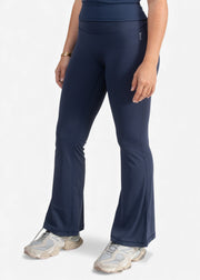 Megan M | Bottom Size 4 | 5'4"